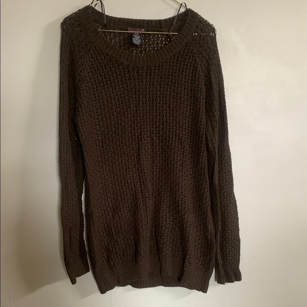 Green Crew Neck Sweater with Chunky Knit Texture